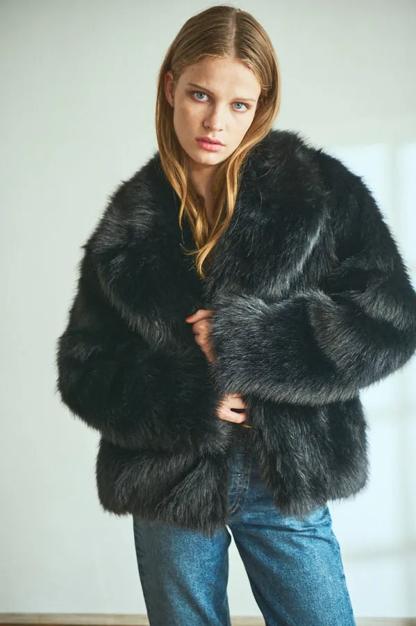 Elisa Faux Fur Coat <br>-BLK-