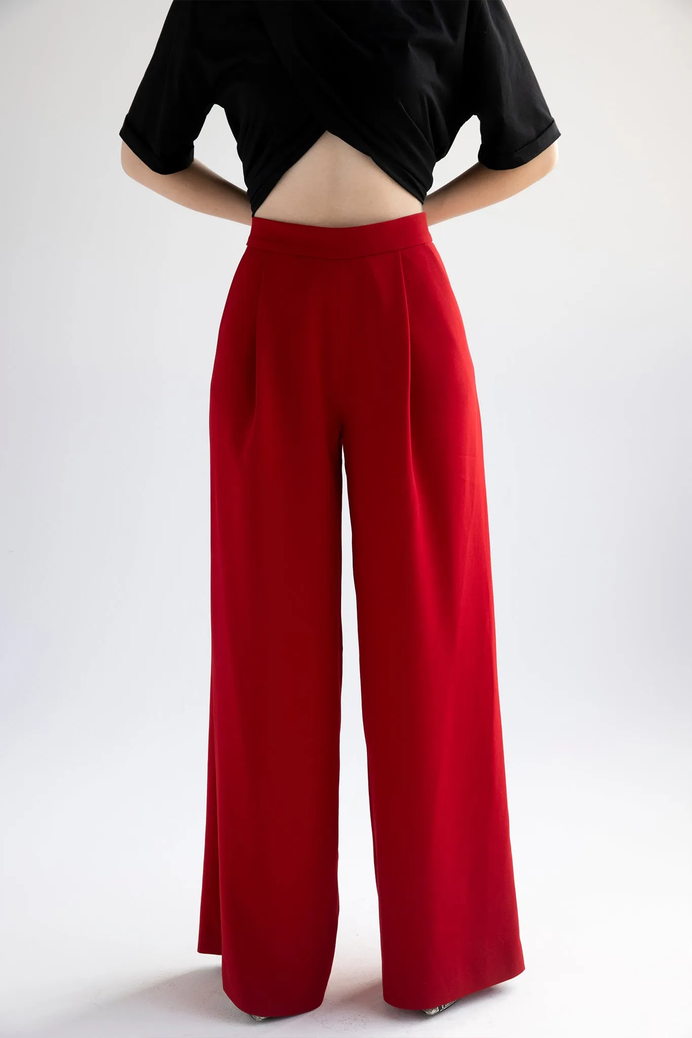 High waist wide leg pleated pants in red